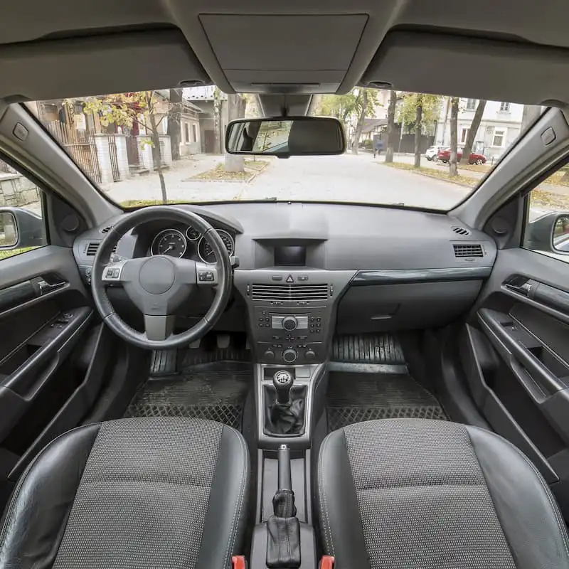 Interior Mobil Dari Bahan Baku Biji Plastik