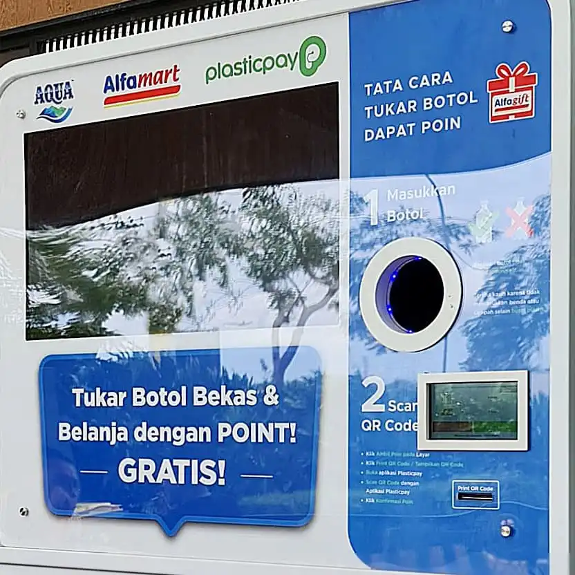 Keren, Sampah Botol Plastik Kini Dapat Ditukar Menjadi Uang Elektronik, Ini Dia Caranya