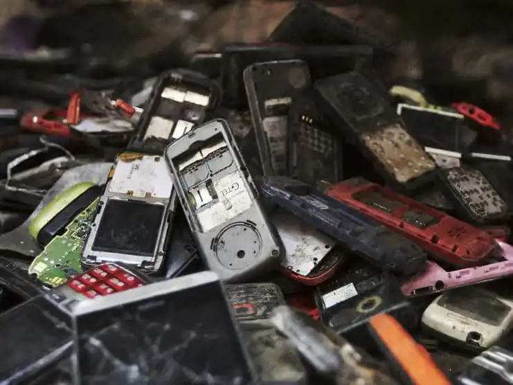 Bagaimana Seharusnya Pengelolaan Sampah Elektronik?